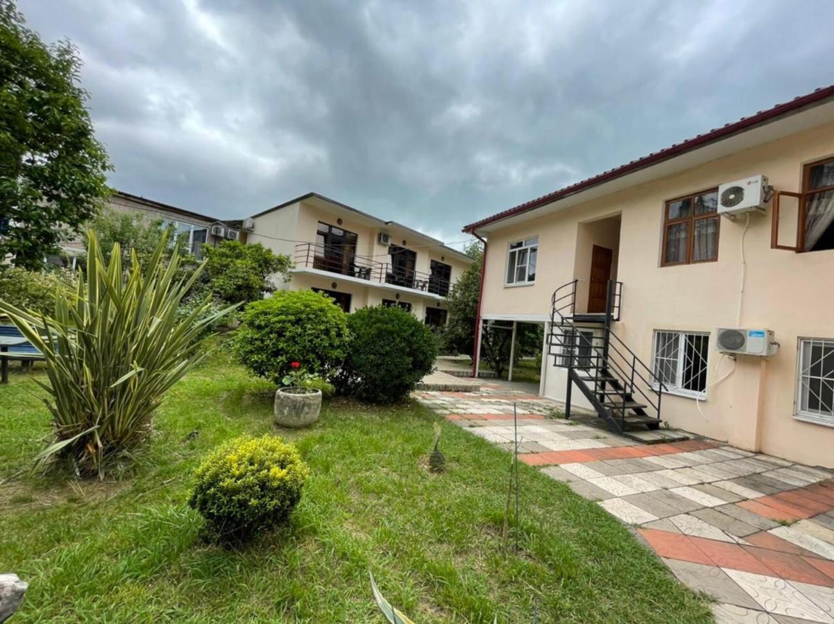 Guest House Dali Gagra Exterior photo