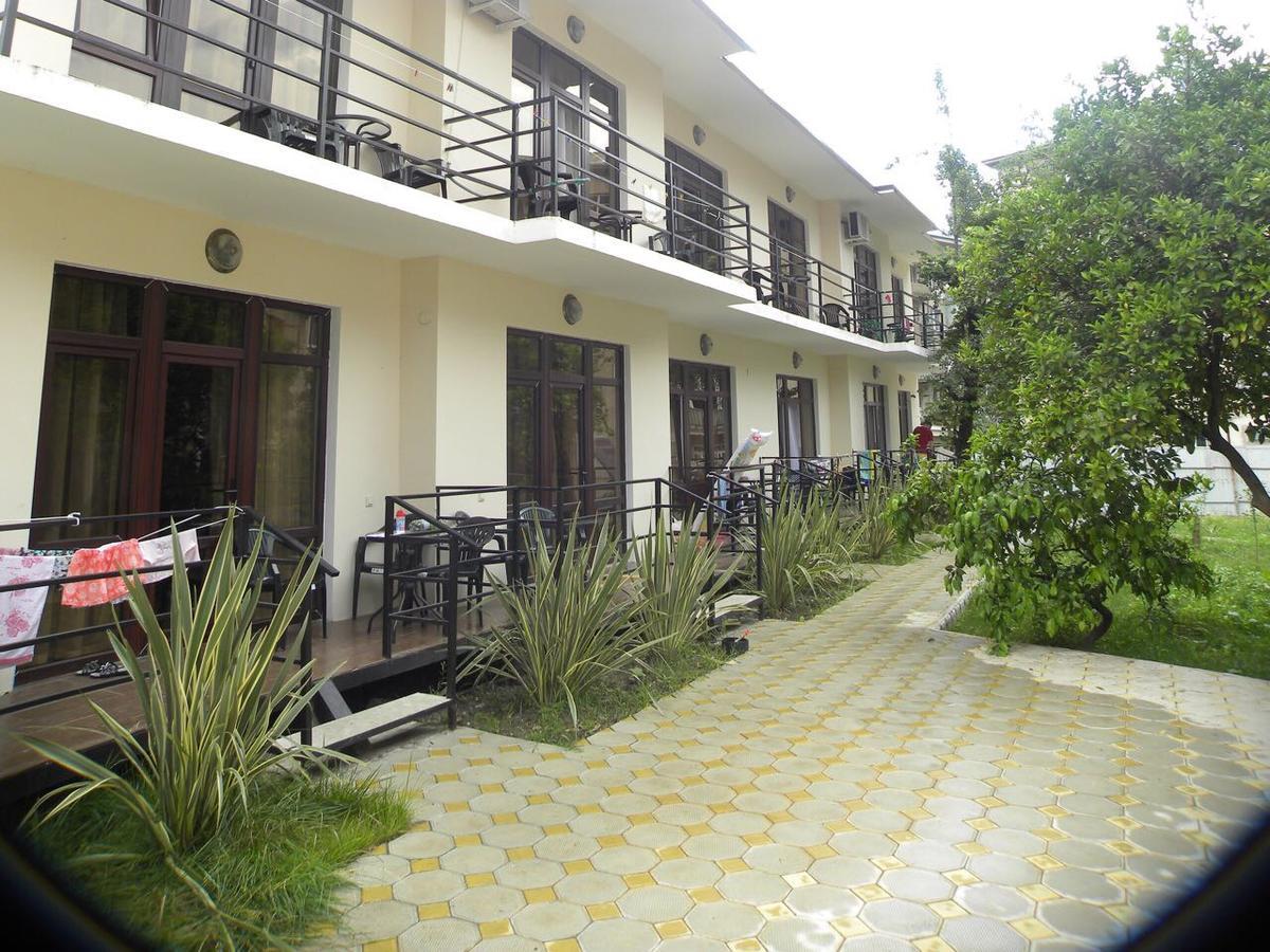 Guest House Dali Gagra Exterior photo